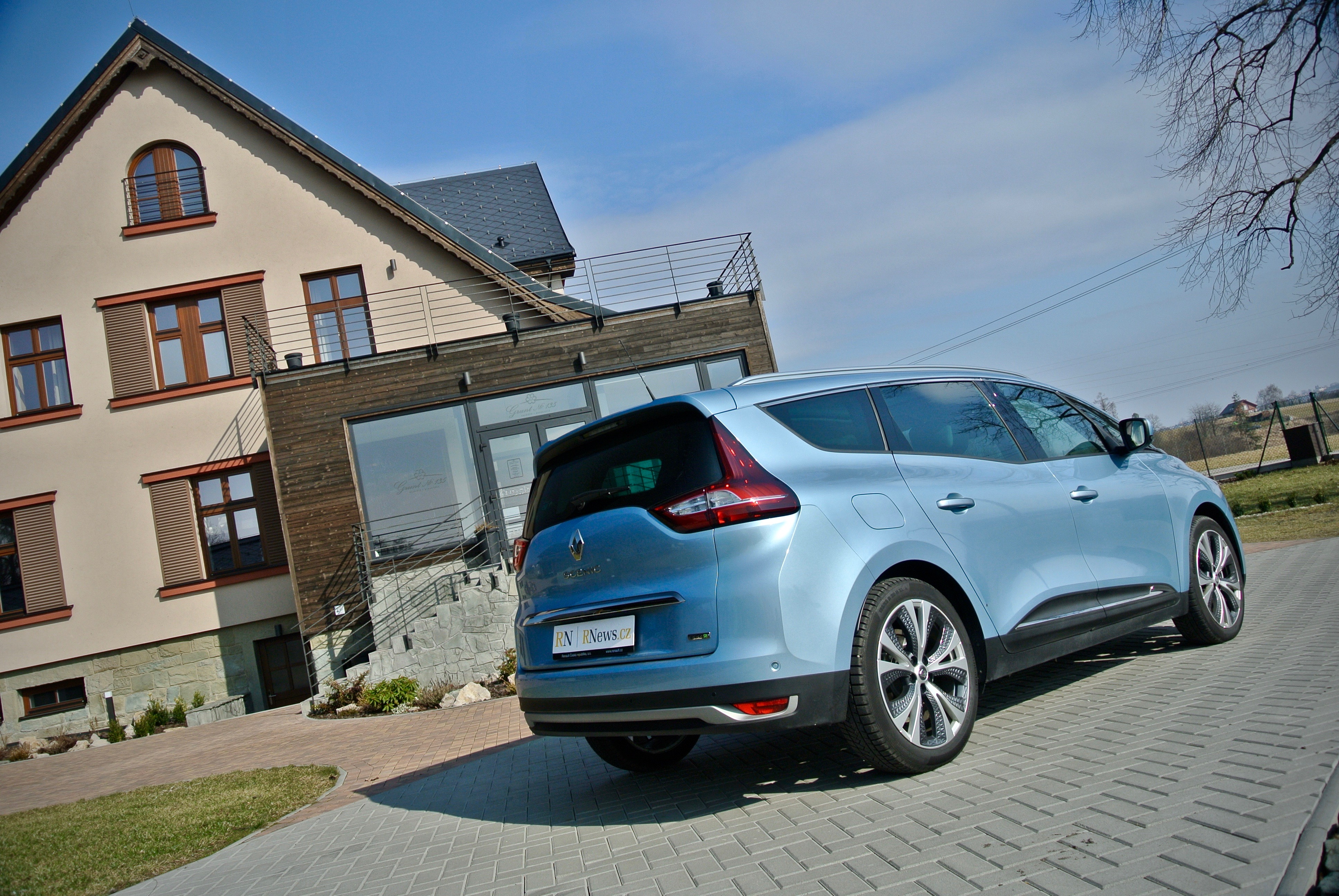 Grand Scenic dCi 110 EDC7: Baby Espace