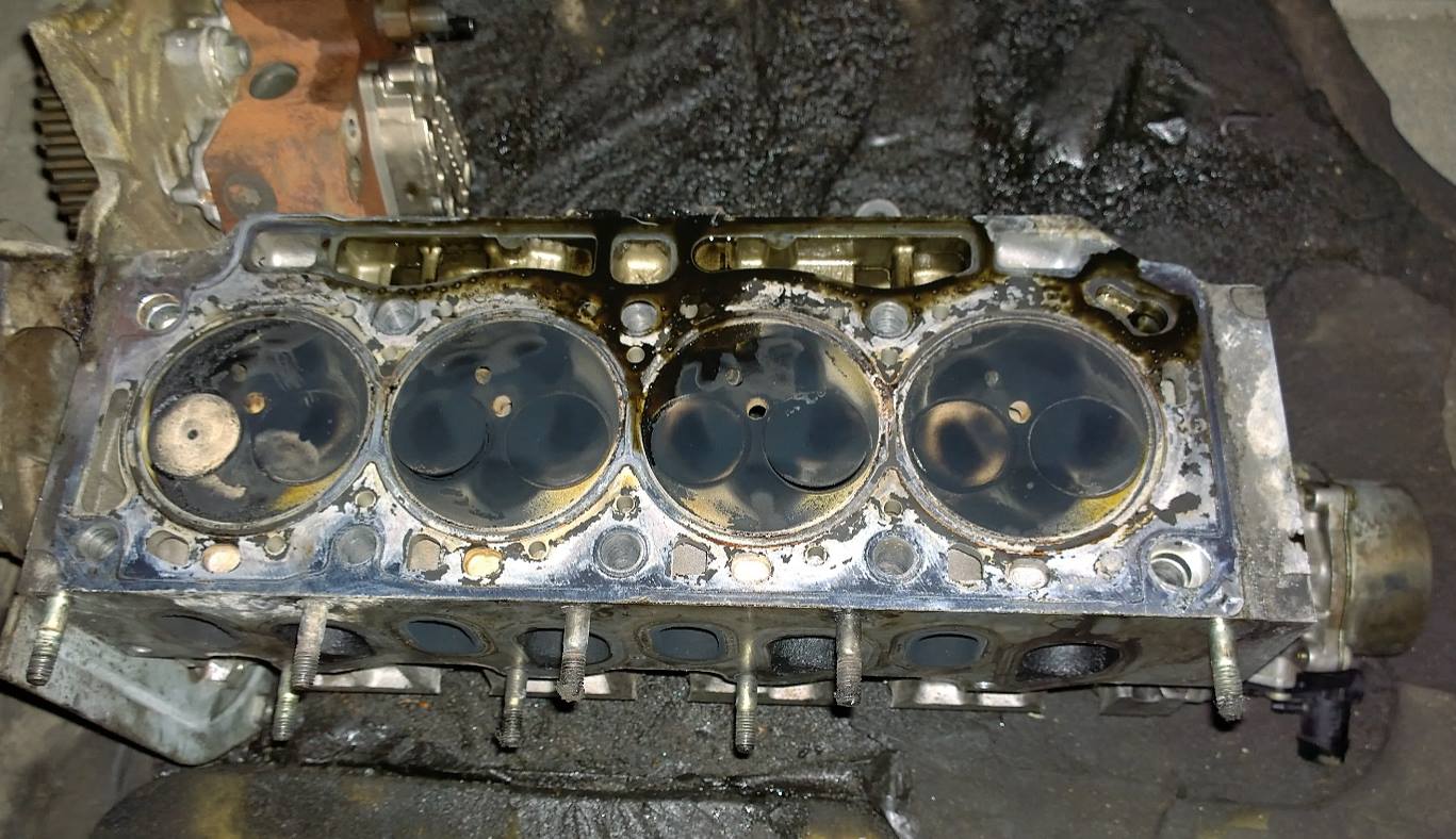 38633623_1123209411150569_4918702383963308032_o Hlava 1.9dCi 88kW po 300 000km.