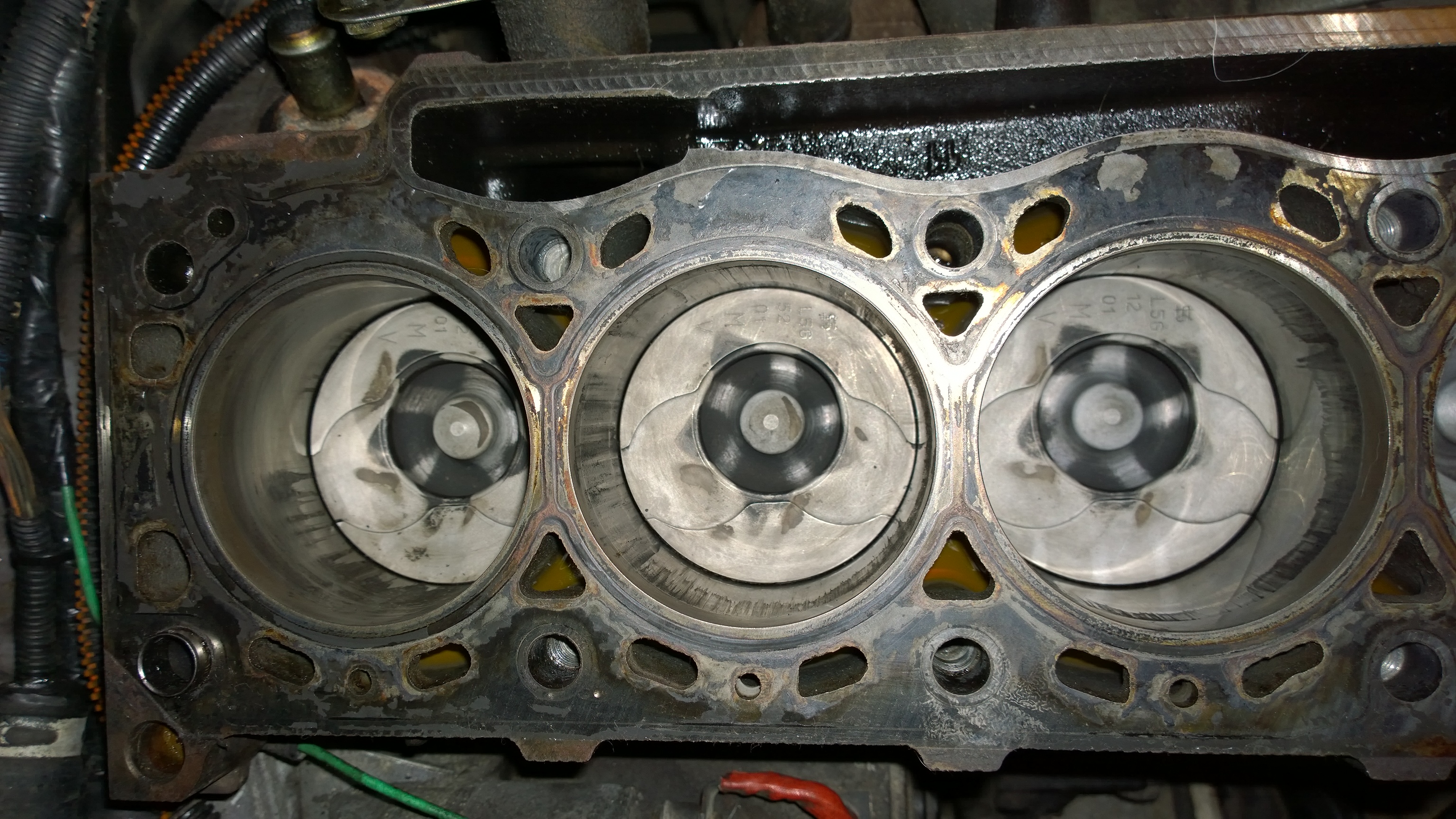 WP_20150718_23_55_46_Pro Písty po chemickém i mechanickém očištění zapečených úsad.