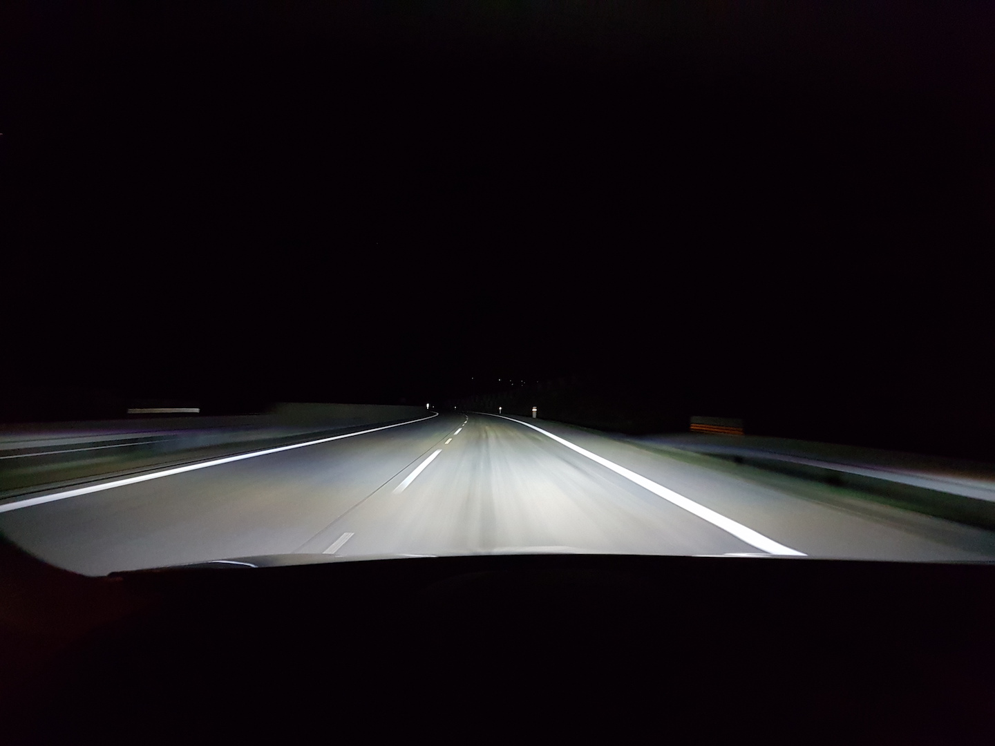 20170402_213318 Dálková světla