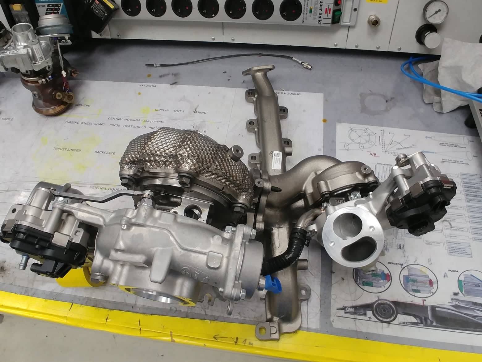 66585156_417824759081316_1165378443068571648_n Složitý biturbo pletenec pro BMW