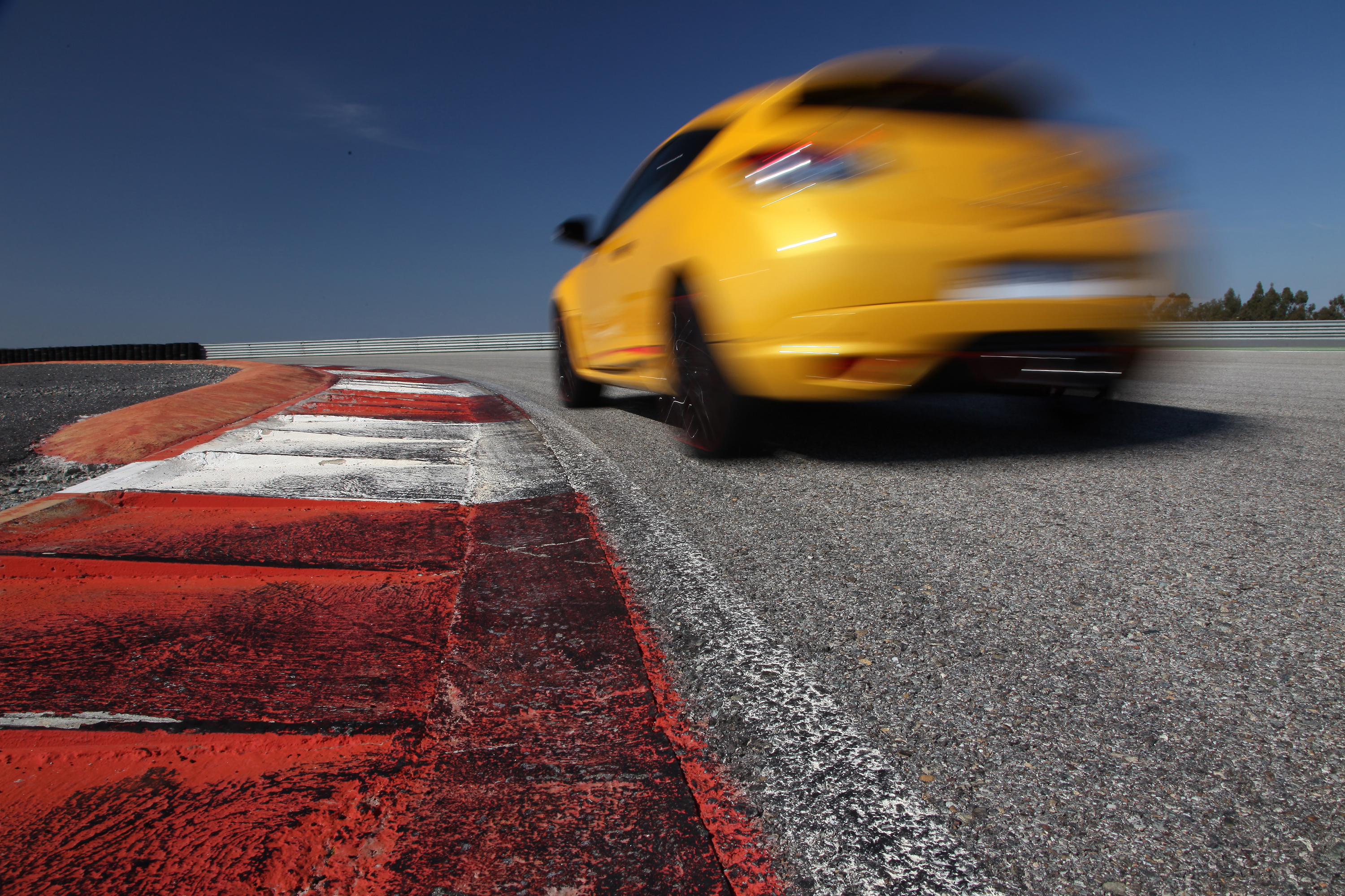 Týden RN 10: Talisman Grandtour, Mégane R.S., Kaptur